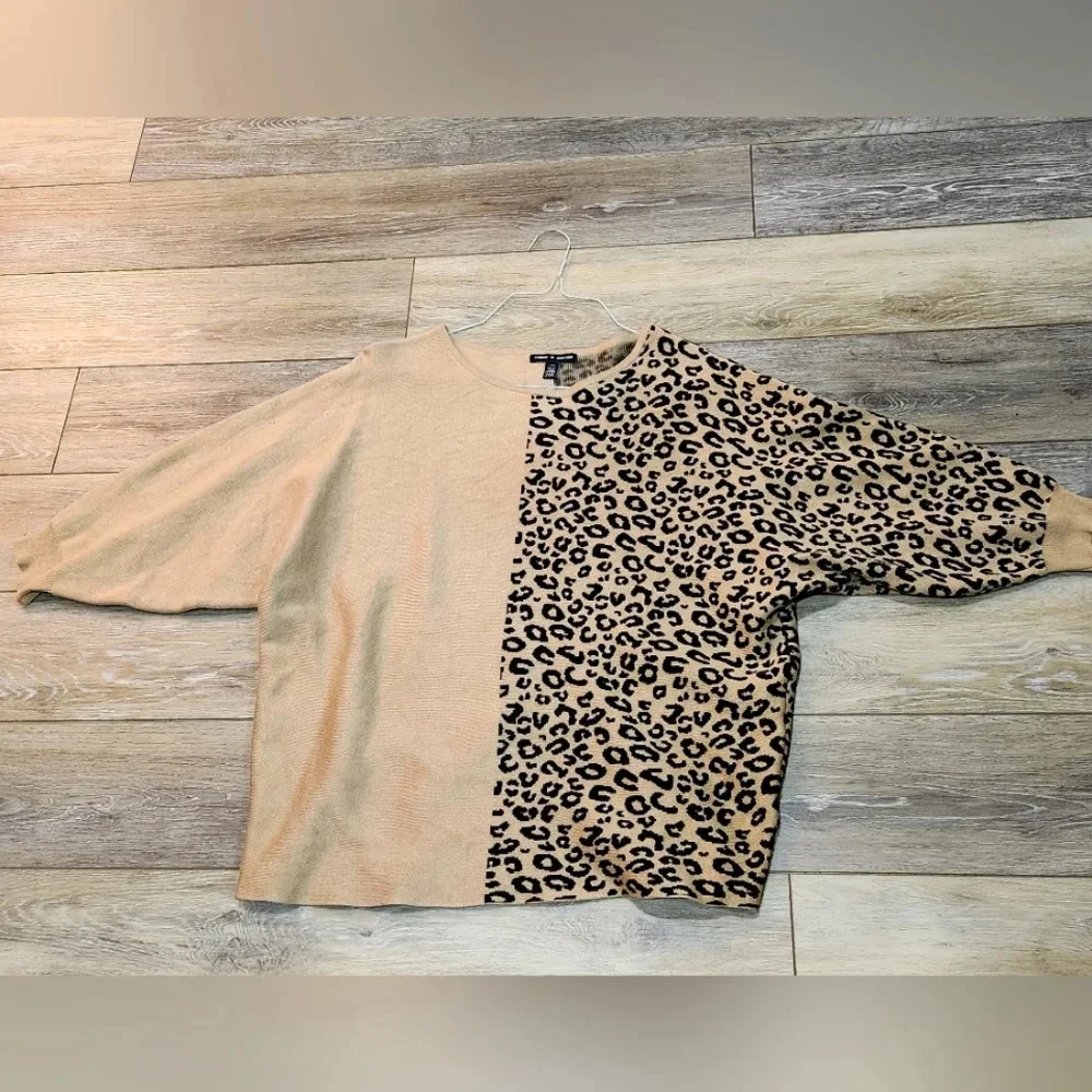 Cable & Gauge leopard print dolman sleeve sweater top - Picture 1 of 9